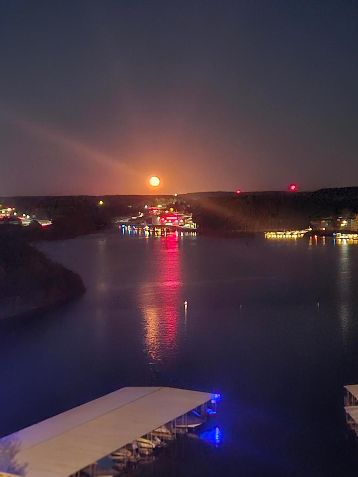 Inn At Grand Glaize Осейдж Бийч Екстериор снимка